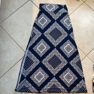 Maxi skirt, side slits